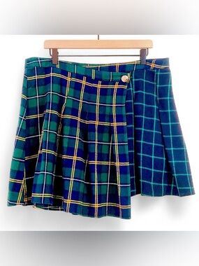 Asymmetrical Green Plaid Pleated Skater Skirt with Button Detail